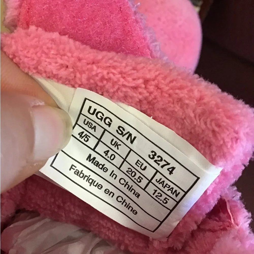 Ugg Bixbee bubble gum size 4/5 Pink Fuzzy Baby Slippers